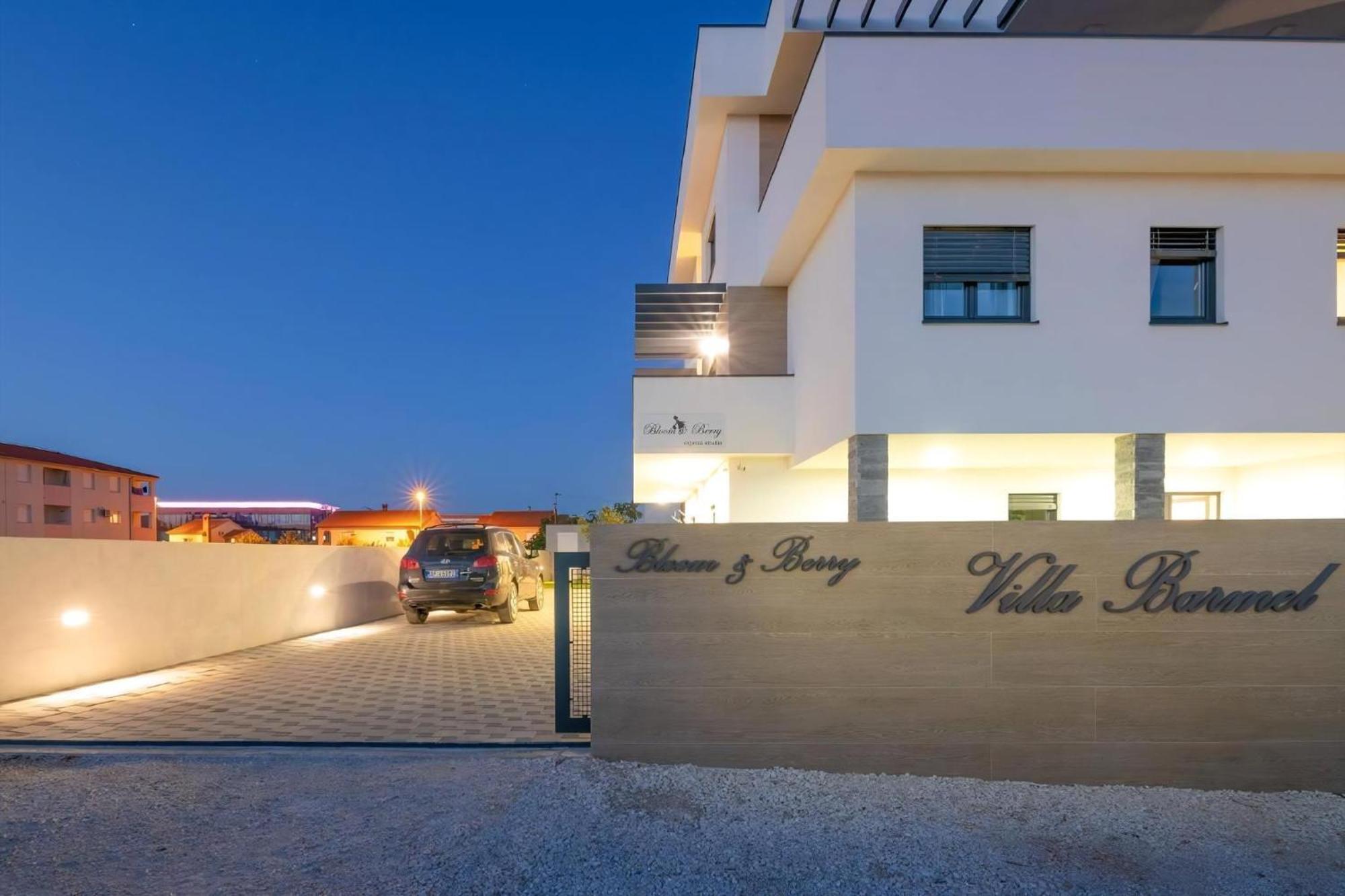 In Mit Privater Terrasse Apartman