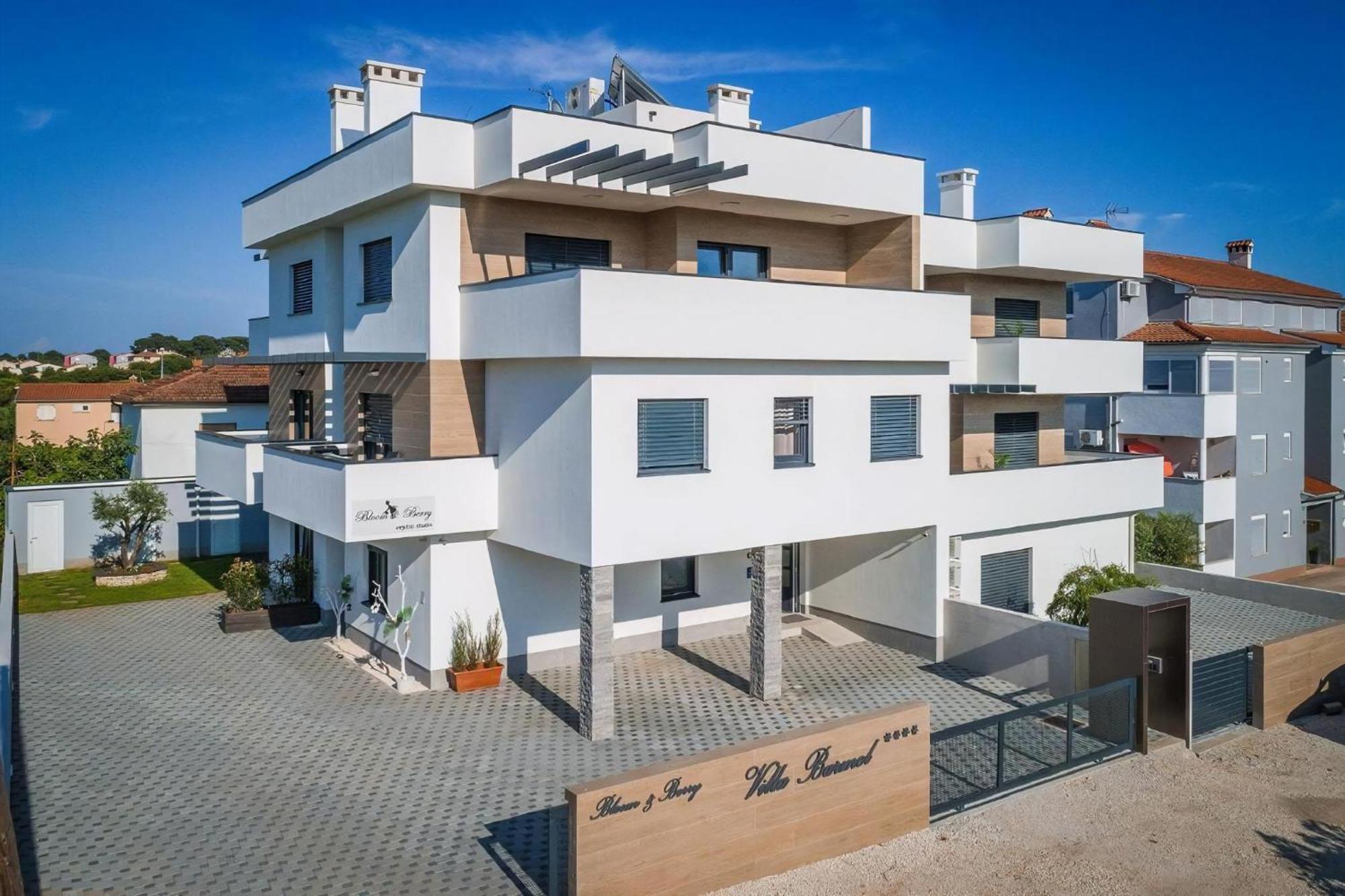 In Mit Privater Terrasse Apartman *