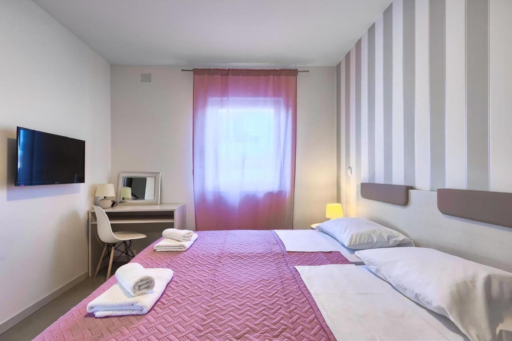 In Mit Privater Terrasse Apartman
